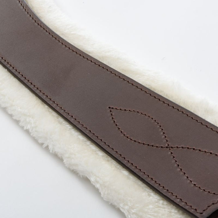 Girth with faux fur