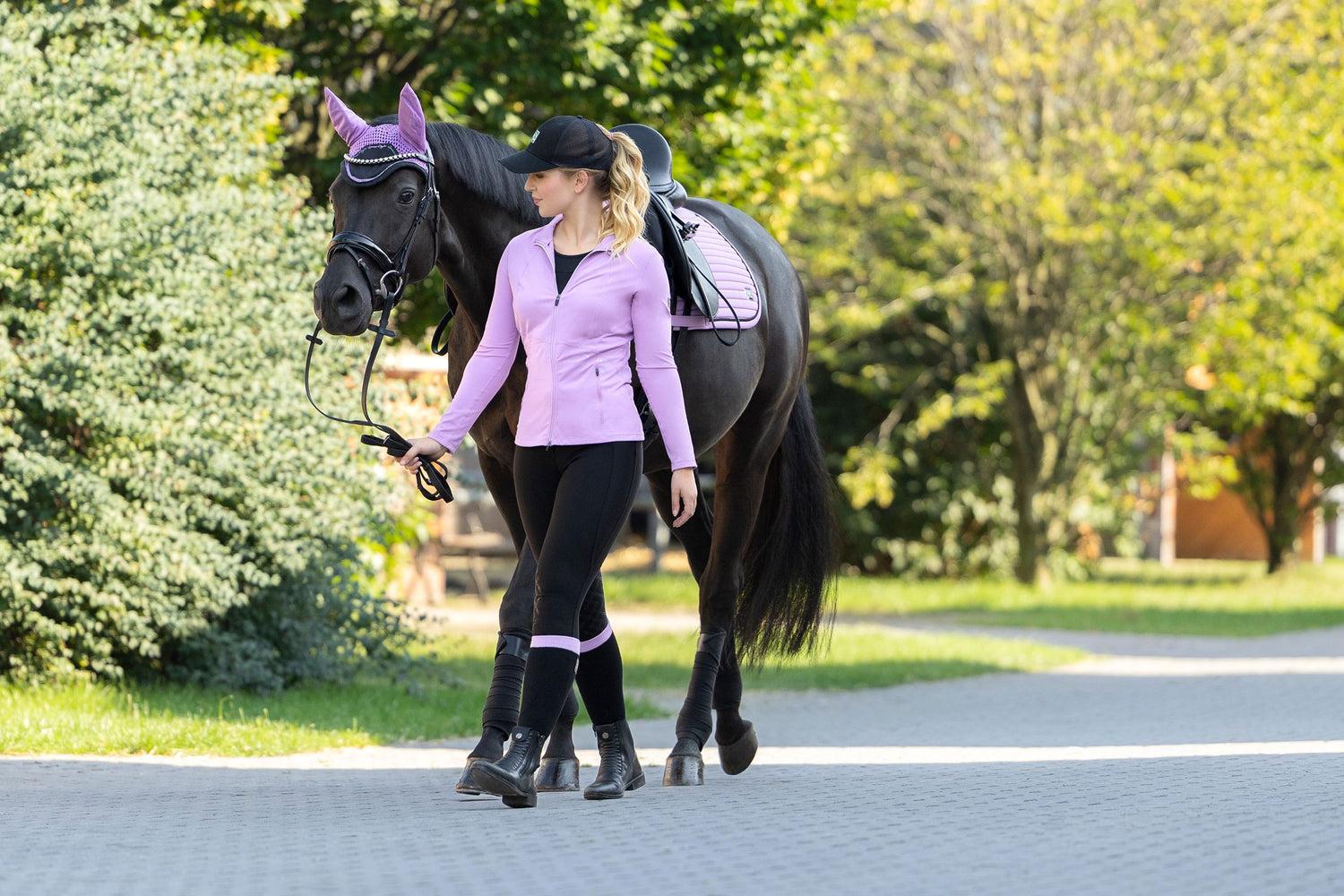 Light purple equestrian casual sweater