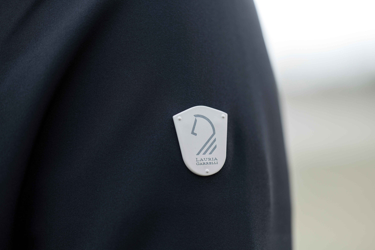 Show jacket with outer pockets