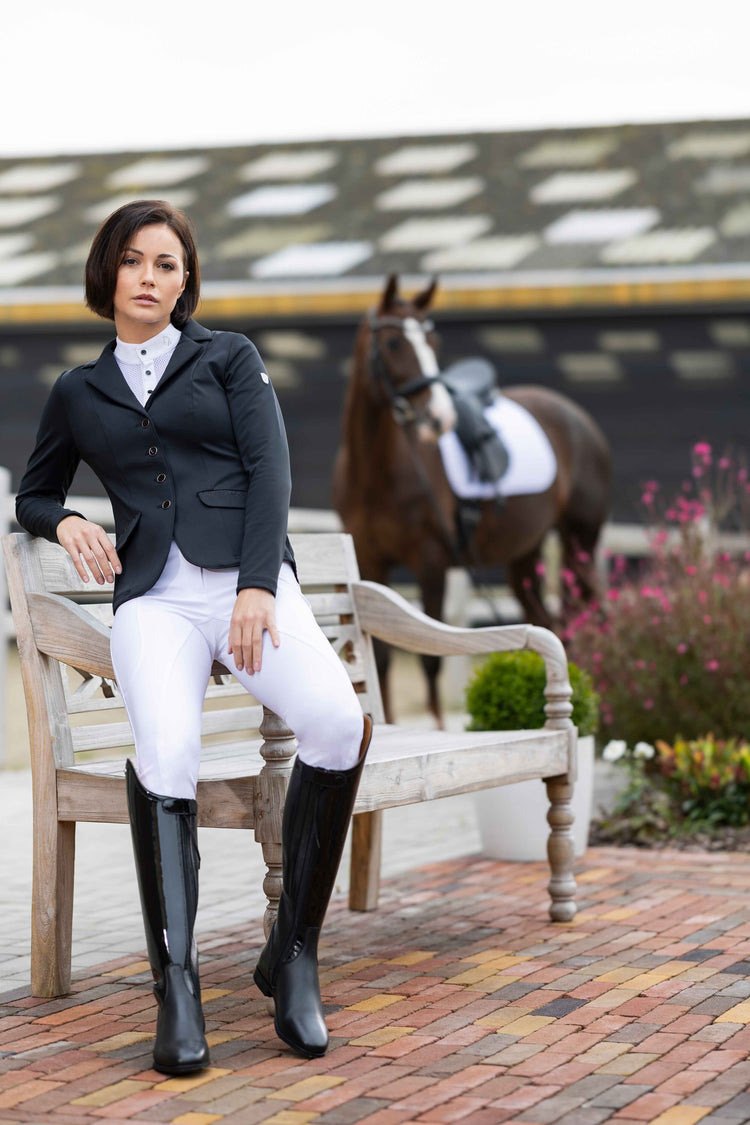 Dirt-repellent show jacket