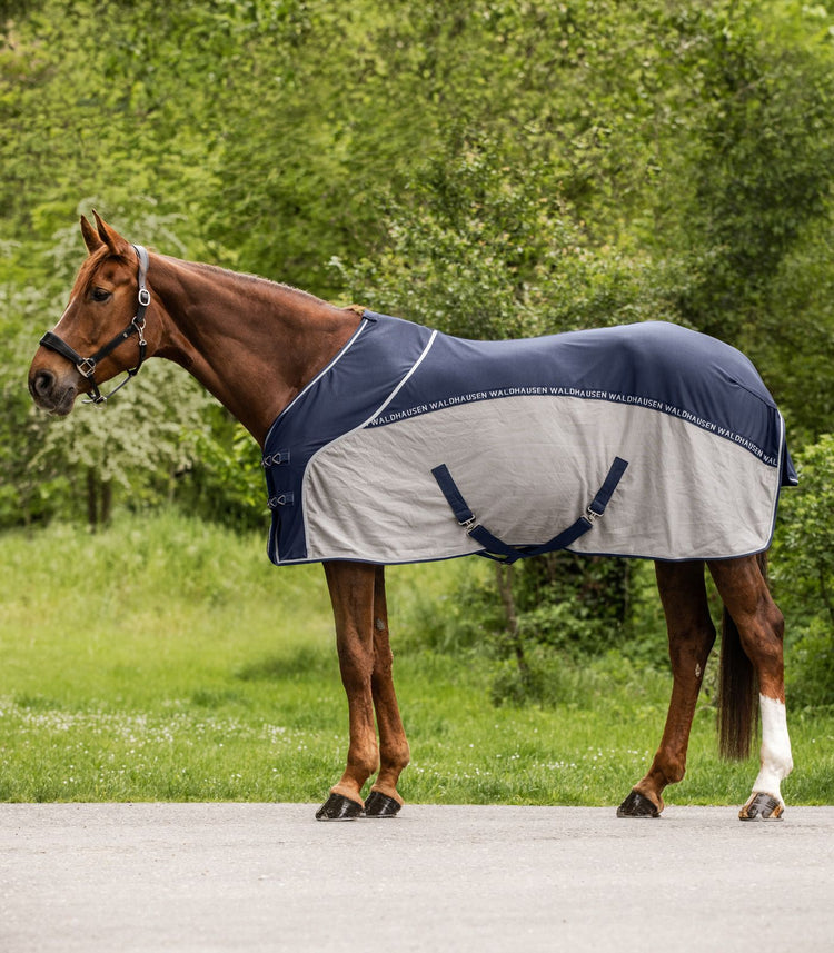 Cooler rug with mesh