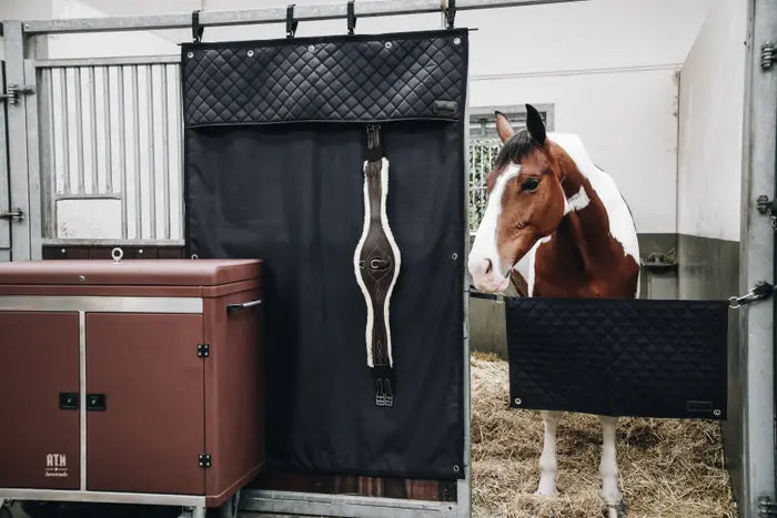 Kentucky Stable curtain set