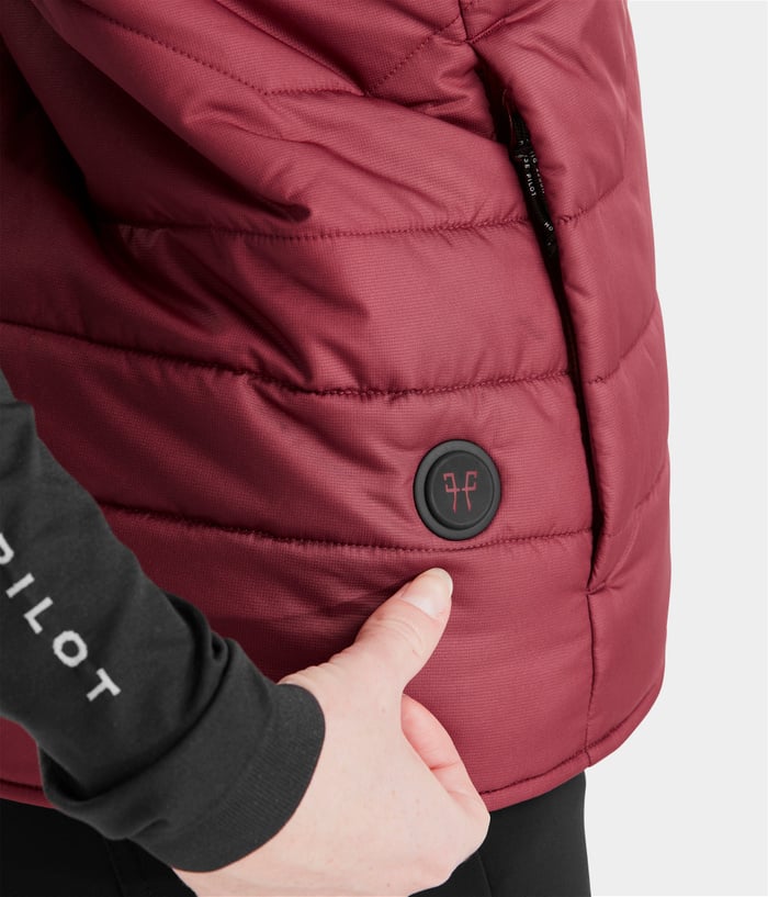 Easy adjustment heated clothing