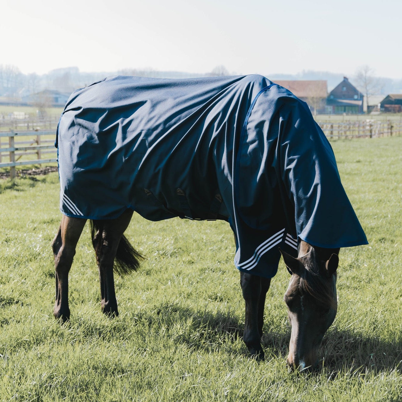 Waterproof lightweight turnout rug