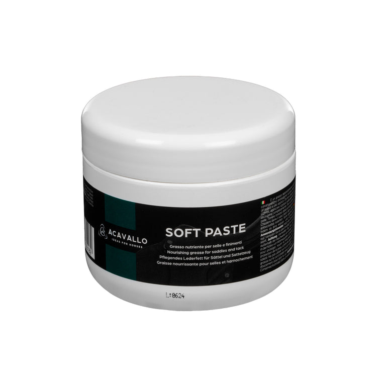 Leather conditioner for Acavallo bridles