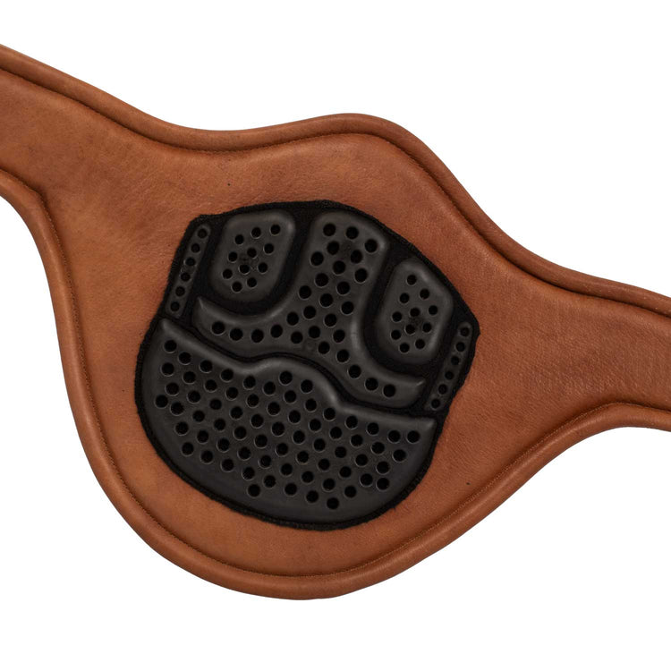 Anatomic shaped stud guard girth