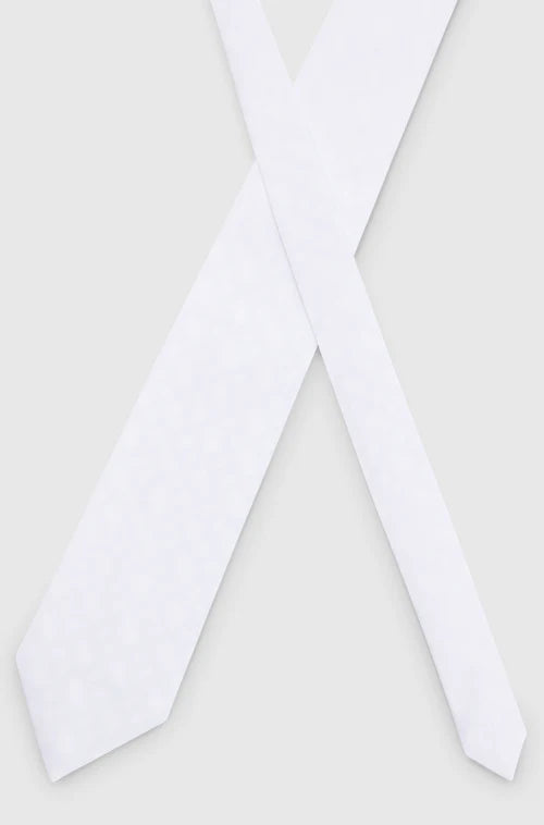 White show jumping tie
