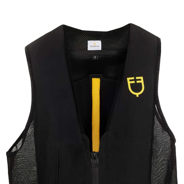 Lightweight airbag vest for horse riding