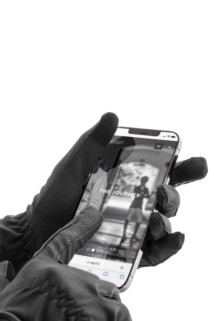 horse riding gloves touch screen