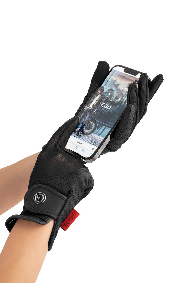 riding gloves with touch screen fingers