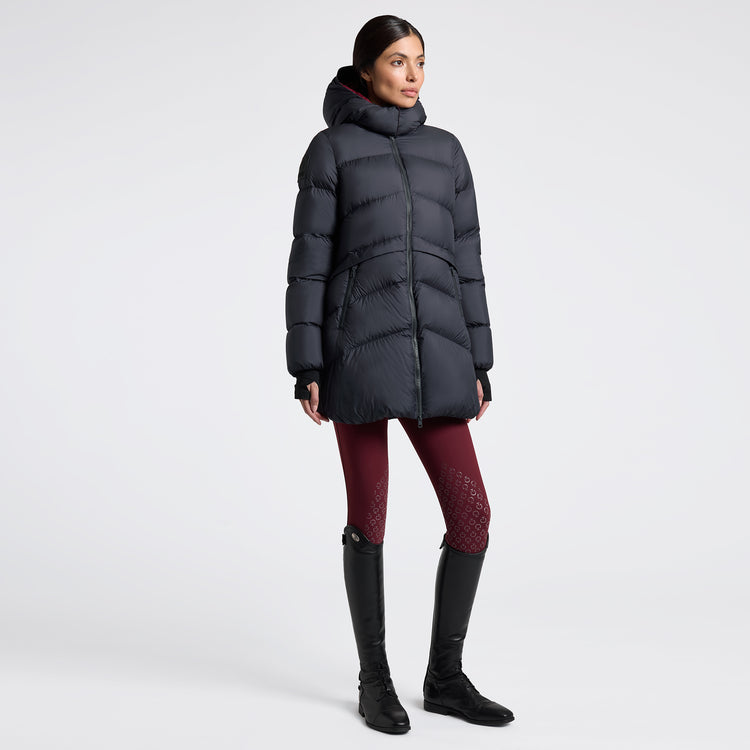 Luxurious down puffer jacket in navy