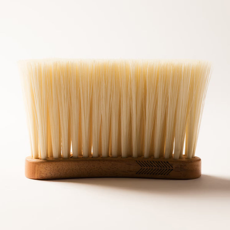 Horse brush with ergonomic grip