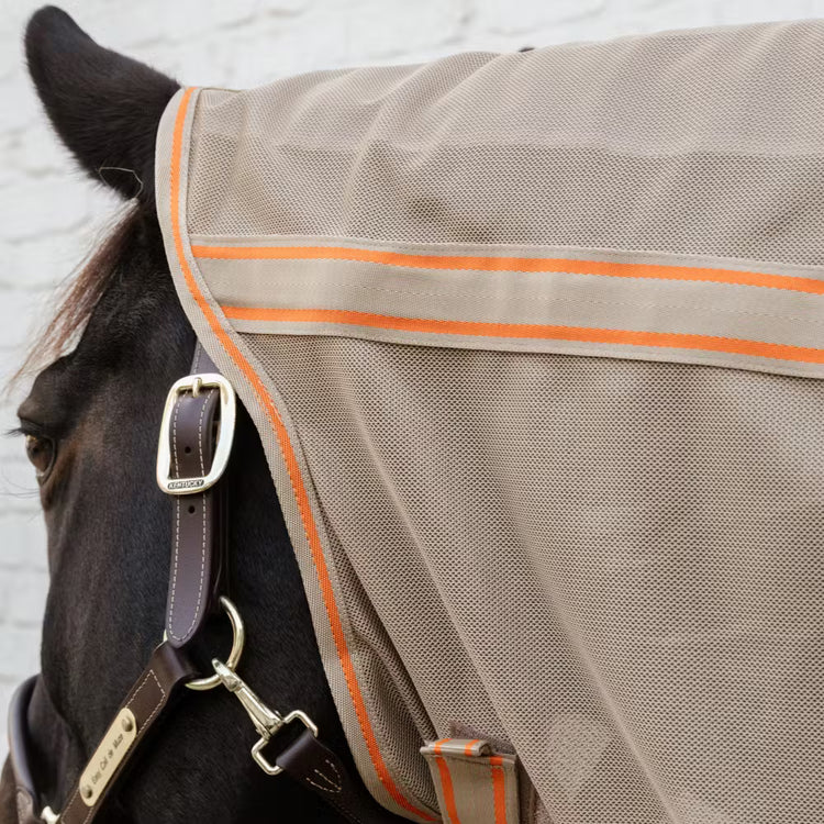 Mesh fabric allows air permeability