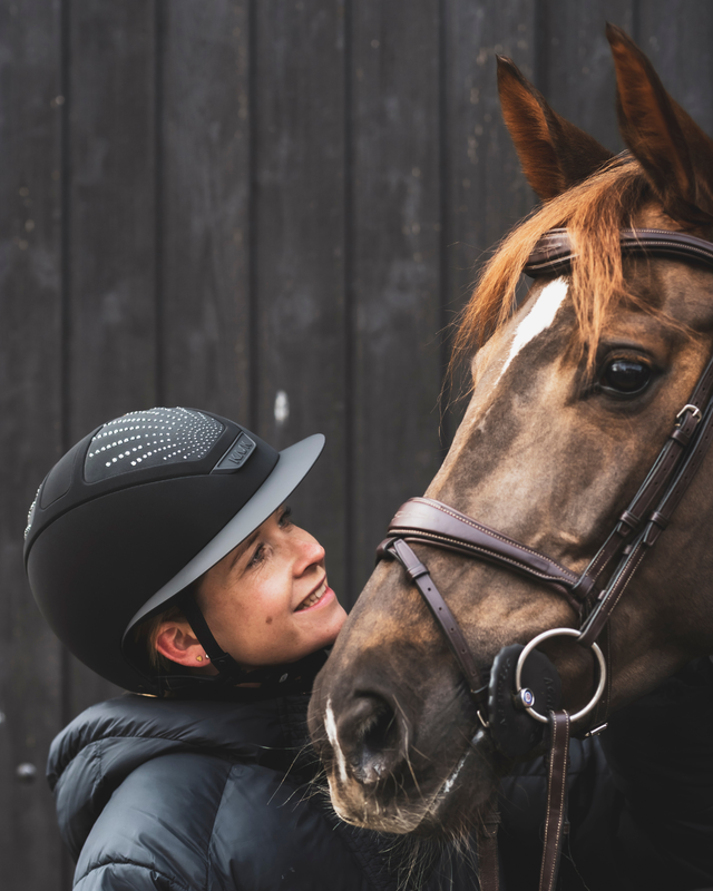 Kask Anima II Origin helmet from Sophie Hinners