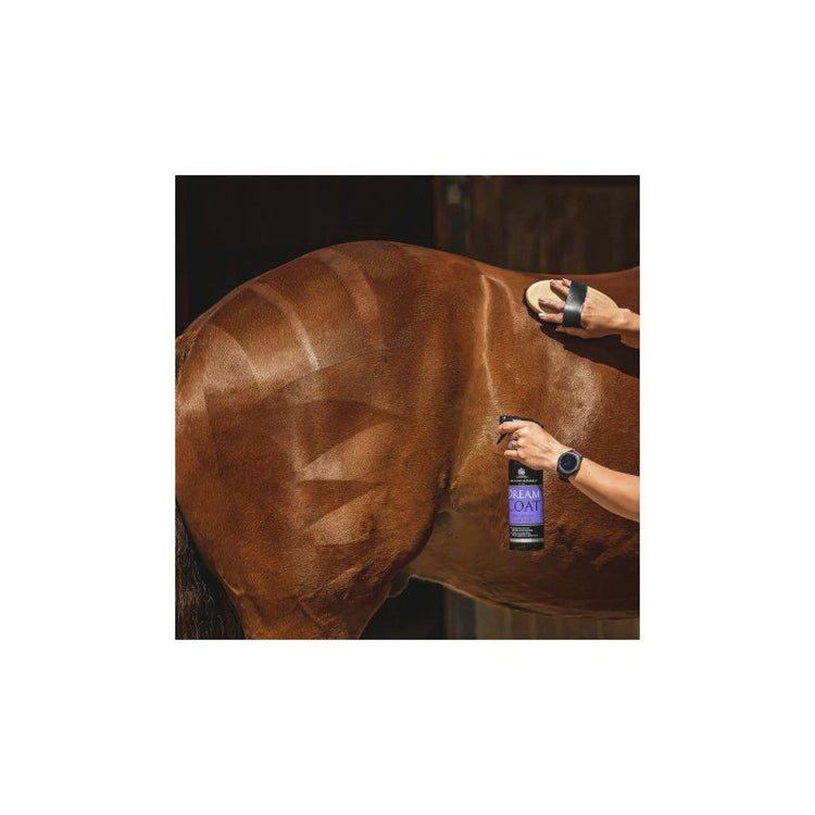 Equine coat gloss spray