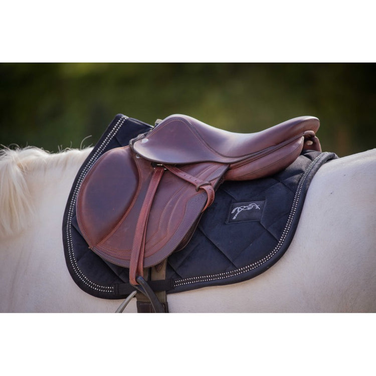 Diamond quilted equestrian saddle pad with elegant detailing
