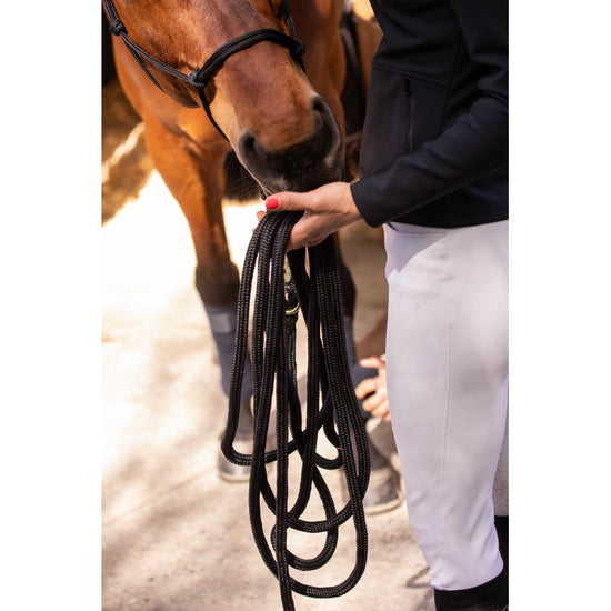 Nylon lead rope with swivel snap hook