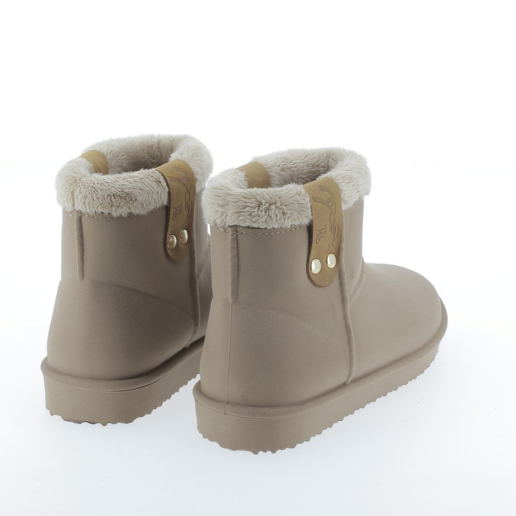 Ladies winter stable muck boots