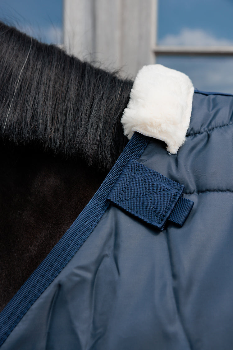 Insulated horse rug liner 300g designed for cold weather turnout.