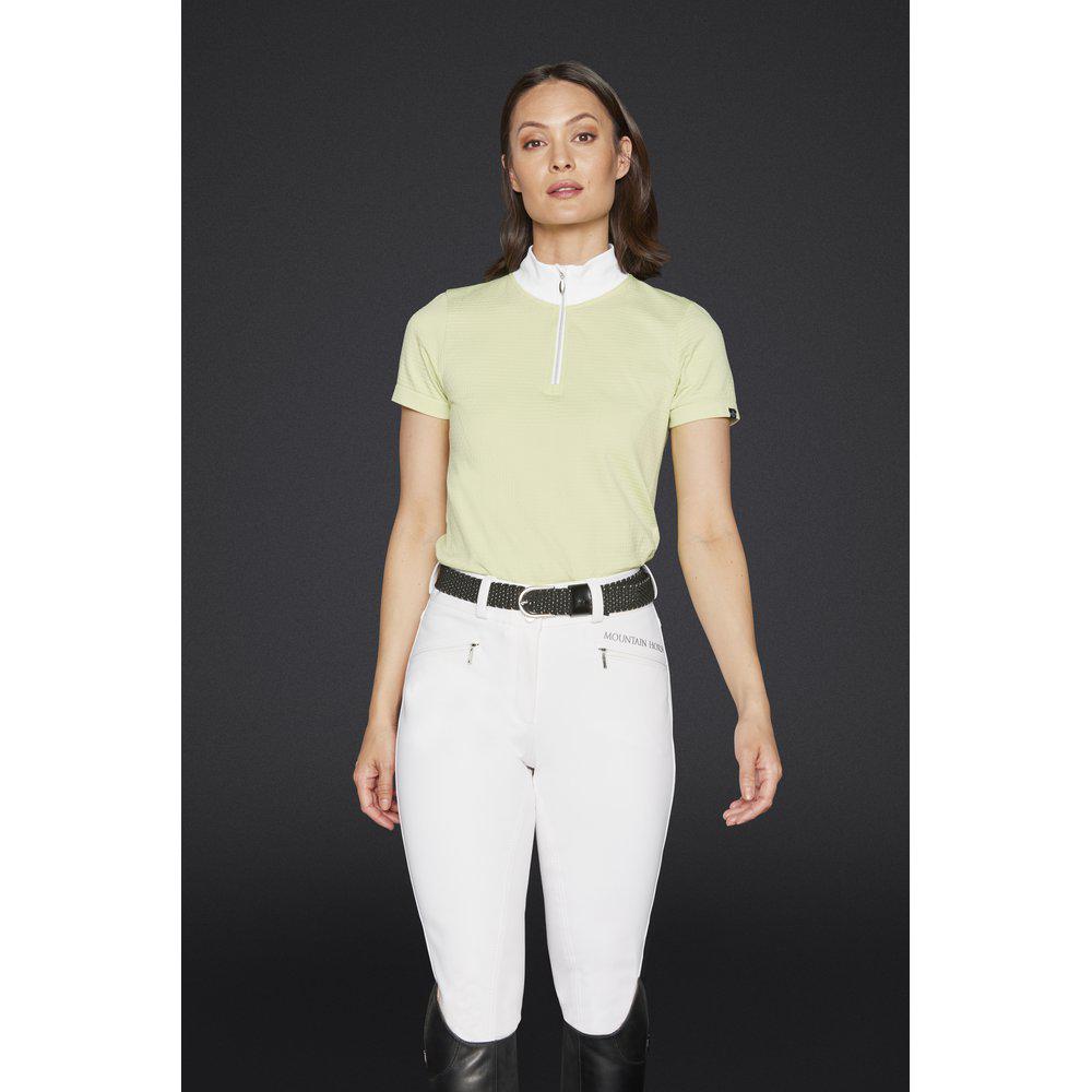 shirt with white collar