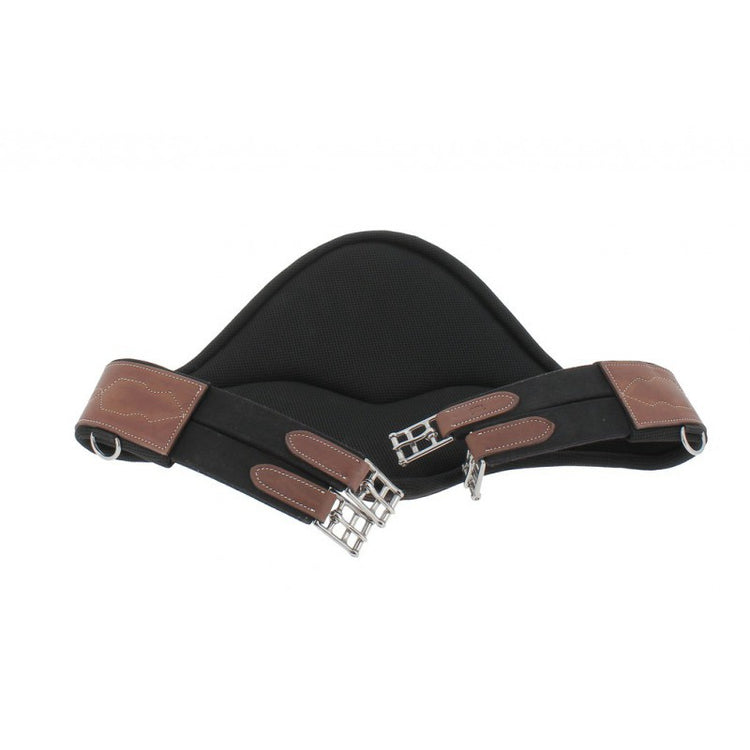 Soft lined stud girth for jumping
