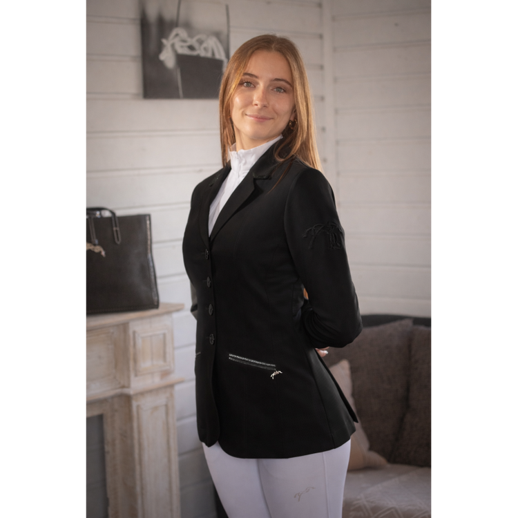 Lightweight women’s show jacket with sparkling details