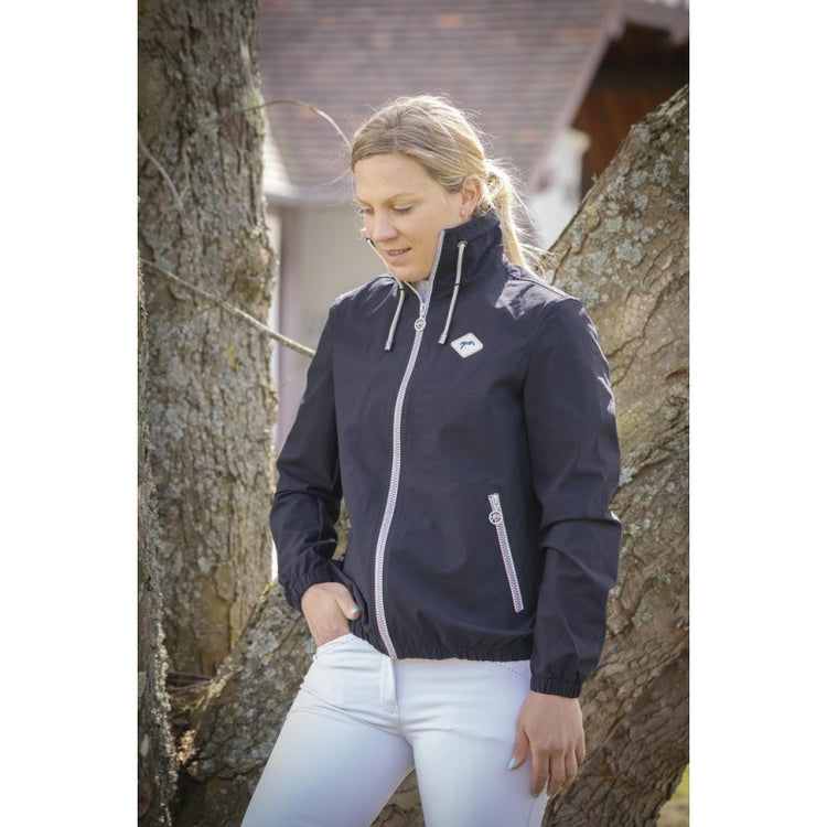 Women’s riding jacket with an airbag-compatible stretch construction.