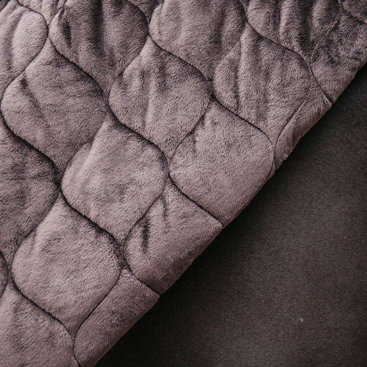 Heavyweight stable rug