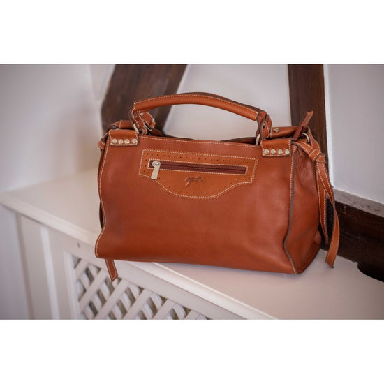 Rectangular cowhide leather handbag with structured design