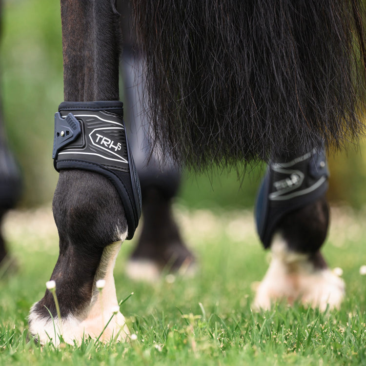 Lightweight and flexible training boots