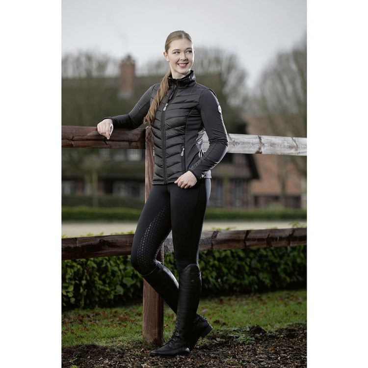 black sporty leggings