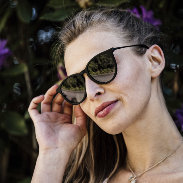 Kentucky Horsewear black sunglasses