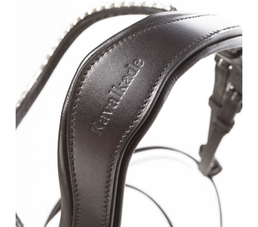 Pressure-relieving gel padding in the neck area