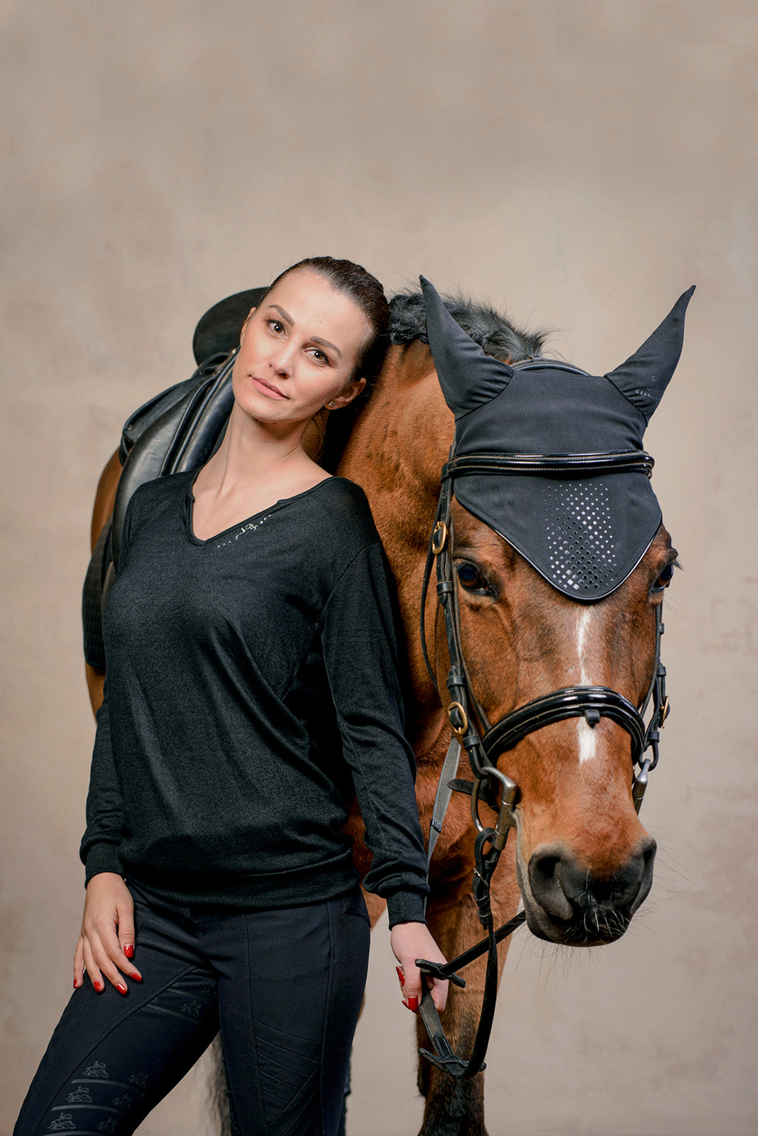 Cavalliera Sweater Black