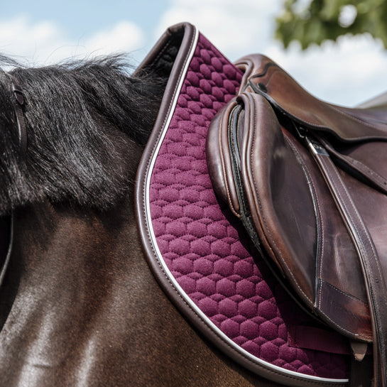 anatomic shaped saddle pad
