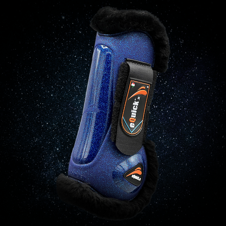 tendon boots with black fur