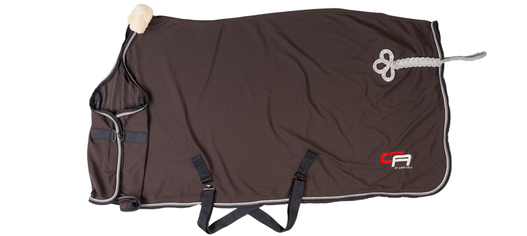 Dark grey cooler rug by lamicell