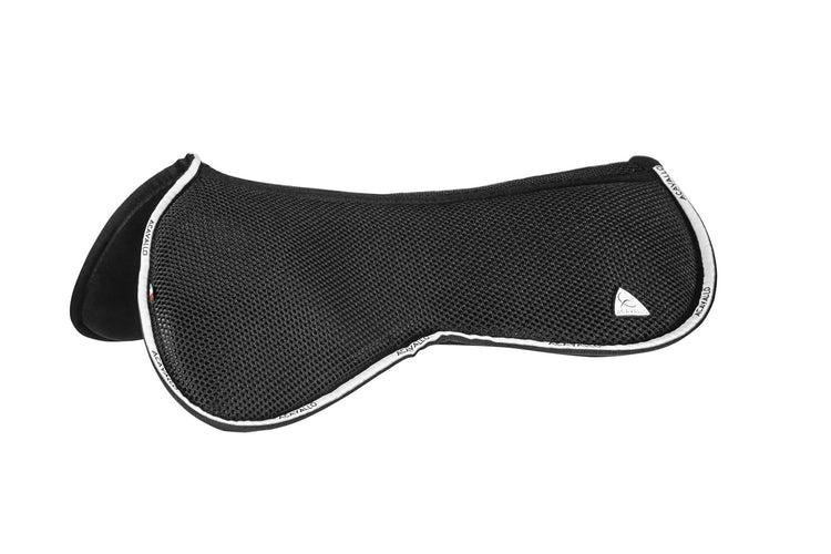 Spine free close contact half pad