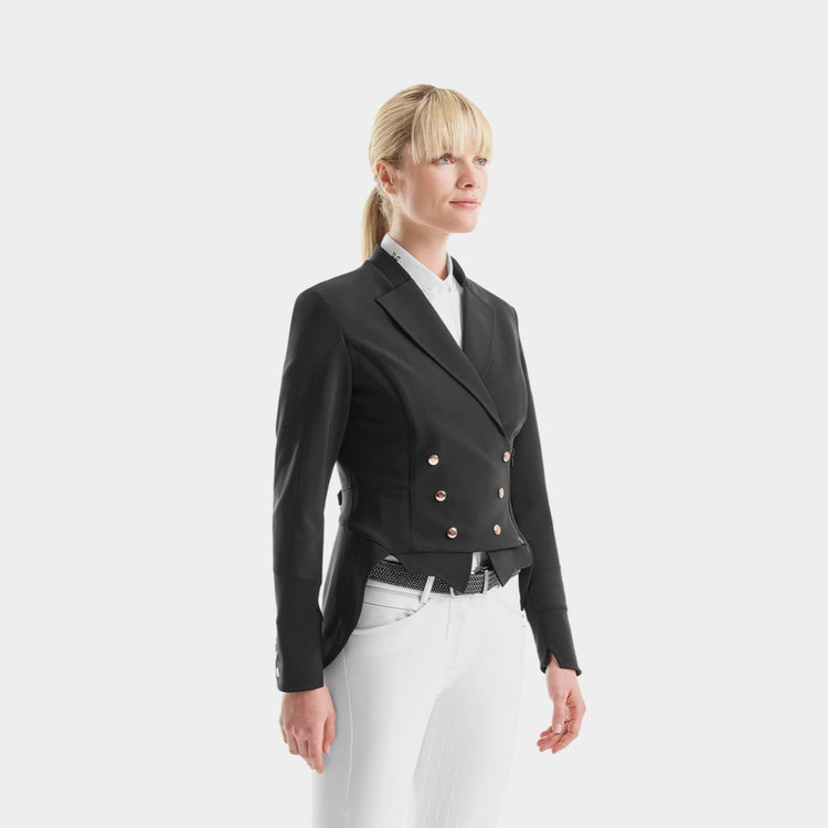 dressage tailcoat horse pilot