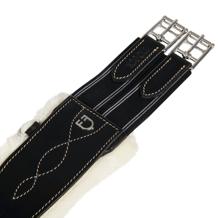 Anatomic leather girth with removable sheepskin
