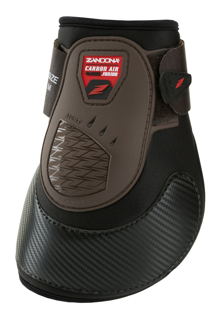 Extended hind boots for young horses
