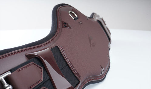 Shoulder relief dressage girth
