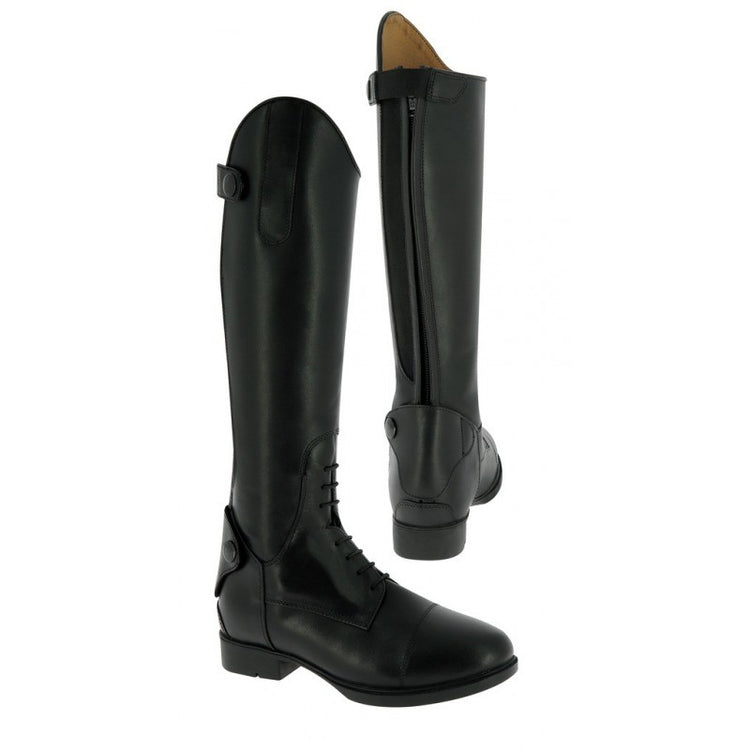 Elegant riding shoes with laces