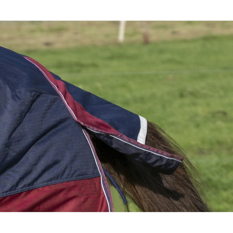 turnout rug with large tail flap