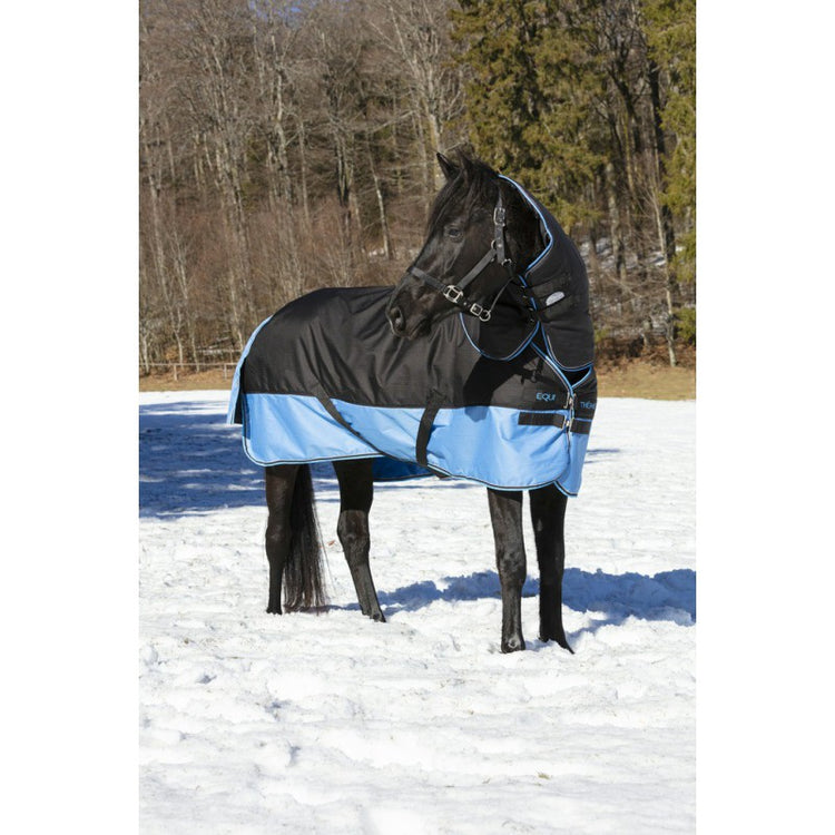 Neck cover lined with anti-static and anti-chafing nylon