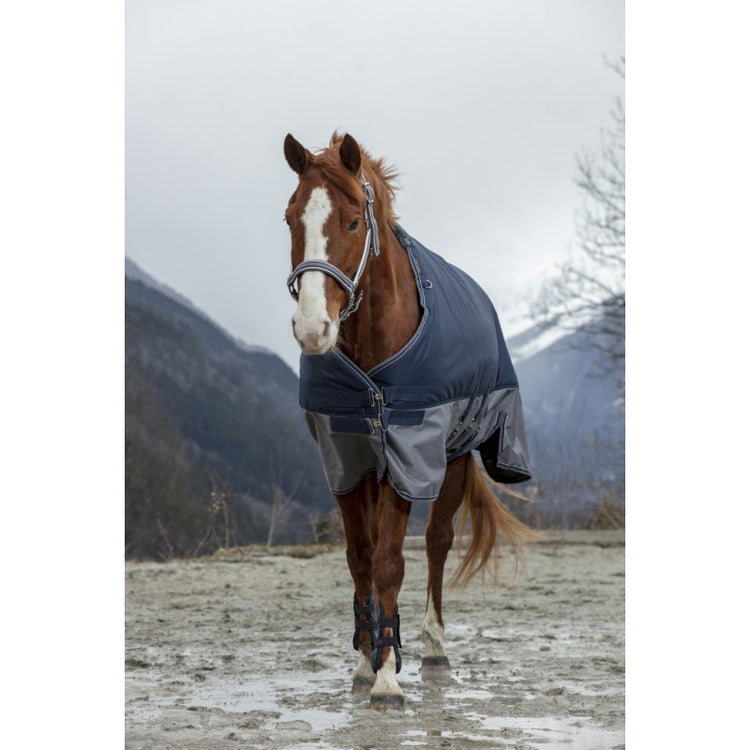 turnout rug with Belly flap with 3 low fastening straps and nylon lining.
