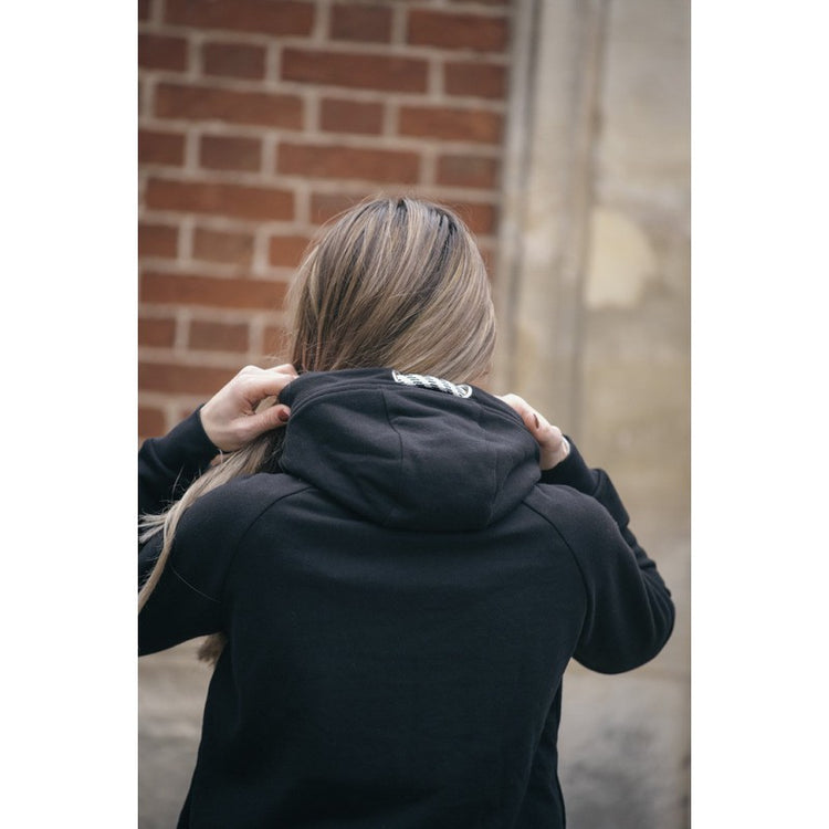 black sweater with zipper