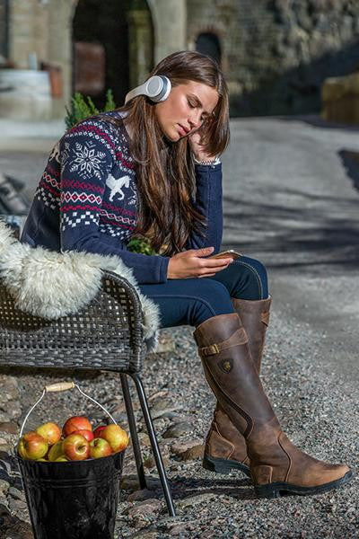 Winter riding boots with sheepskin