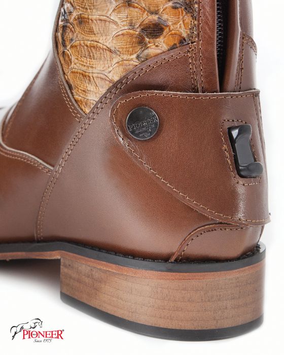 Talia Reitstiefel