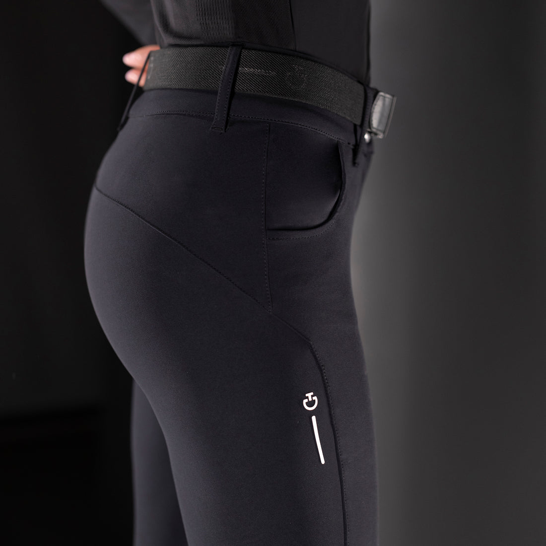 Equestrian Breeches: Unveiling Luxury Brands and Styles